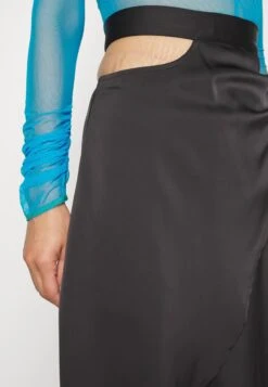 Han Kjøbenhavn Slit Long Drape Skirt - A-Line Skirt - Black -Pieces Shop edcb1646ed534f27b566d44e5519e02a