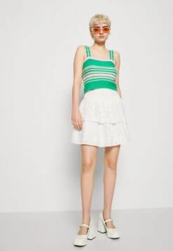 Yasholi Short Skirt- Mini Skirt - White 11 Yasholi Short Skirt- Mini Skirt - White -Pieces Shop ef54b19b92264289bcfe375f2c605d38