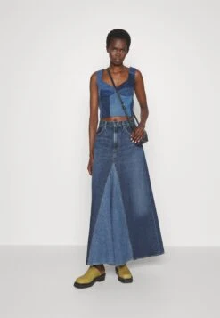 The Vogel Skirt - Denim Skirt - Whitely 13 The Vogel Skirt - Denim Skirt - Whitely -Pieces Shop efab8c2f886649abbf3e83f8903aa369