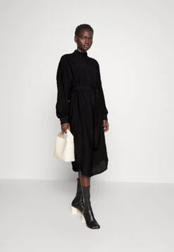 Bruuns Bazaar Rosebay Maia Dress - Shirt Dress -Pieces Shop f4fa222766154f0a874e0f0fedc99588