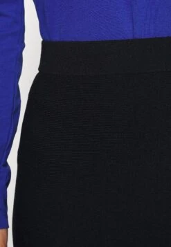 Vero Moda Nancy - A-Line Skirt -Pieces Shop f5c9309e917848bb9831e40468294028