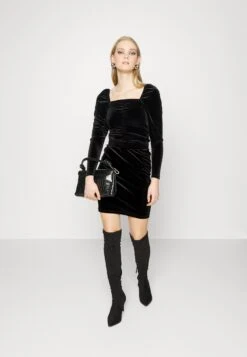 ICHI Ihlavanny Sk - Pencil Skirt - Black -Pieces Shop f6be73292d8f4d30805a9c04289160a0