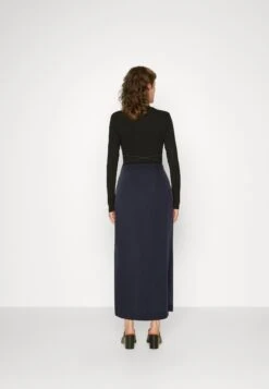 Gestuz MalouSkirt - Pencil Skirt - Seaborne -Pieces Shop fa0a9a9a24844983b483f8419b6e8b75