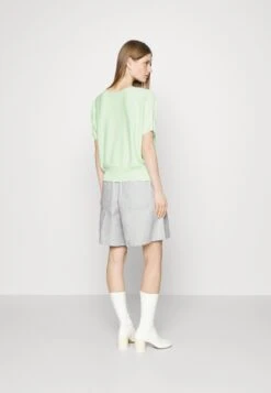 DRYKORN Ground - Shorts - Grey -Pieces Shop fa21f5f2e9e34247ad6b5abf011c2cba