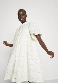 Bruuns Bazaar Tithonia Philly Dress - Shirt Dress - Snow White 11 Bruuns Bazaar Tithonia Philly Dress - Shirt Dress - Snow White -Pieces Shop fe0b2908946a485b9aa4b5a9c9becc14