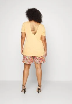 Oncfrederikke Belt - Shorts - Cloud Dancer/Pink -Pieces Shop ff0607427be54648ab7f091ee3b3d2d6