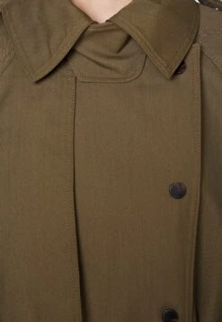 Dante Fluid - Trenchcoat - Verde -Pieces Shop ff5b78f8d0874b69badd56ac925c7a58