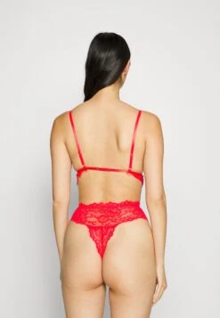 BLUEBELLA Grace Soft Bra - Triangle Bra -Pieces Shop ffb4d924fd1442a09c36394323b42542